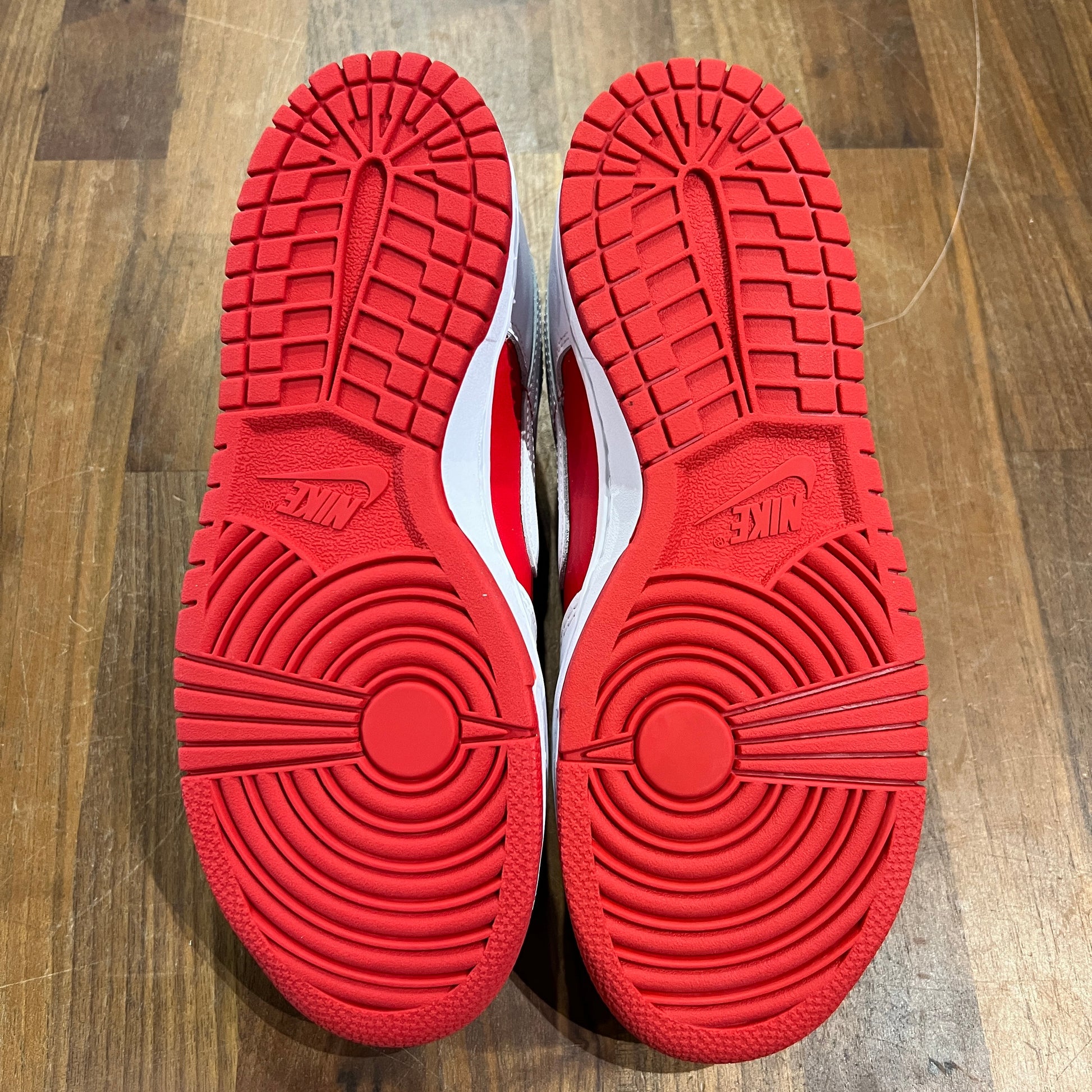 Nike Dunk Low Championship Red 2021 Size 7y NEW s12473