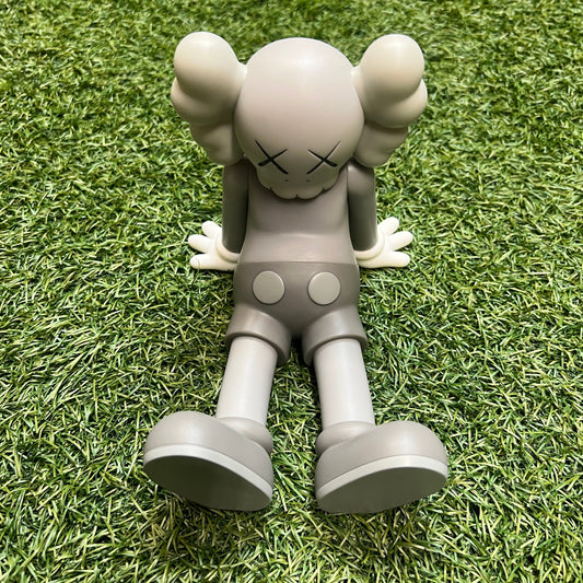 Kaws Holiday Taipei Grey USED x10377