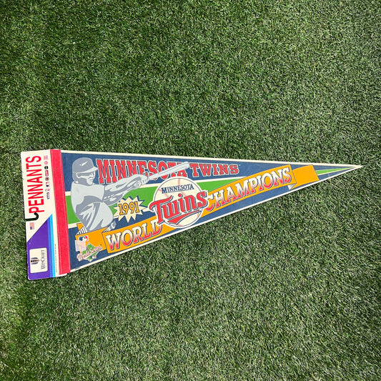 1991 World Series Minnesota Twins World Champs Blue Pennant OS NEW v13433