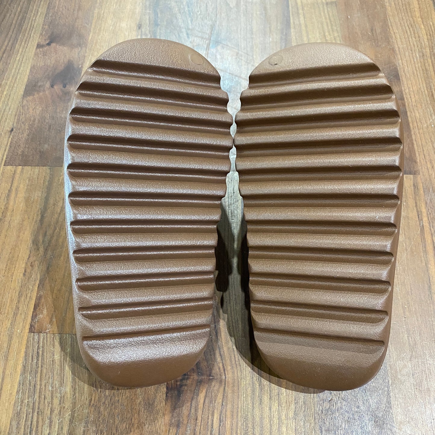 Yeezy slides flax Size 5 NEW s13351