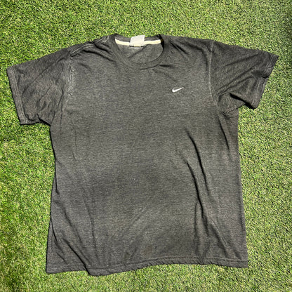 Nike dark gray tee right white swoosh Size Large USED v13749