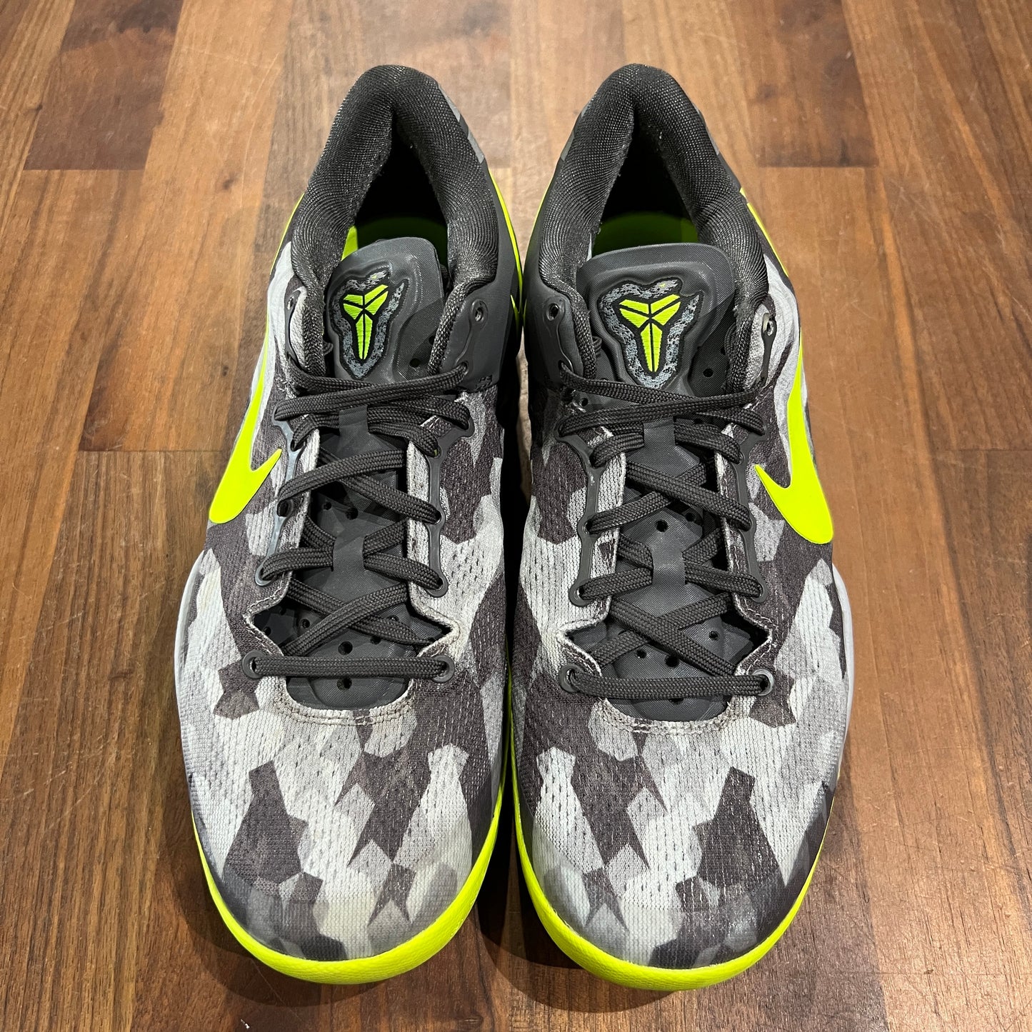 Nike Kobe 8 Volt 2012 Size 9 USED s13390