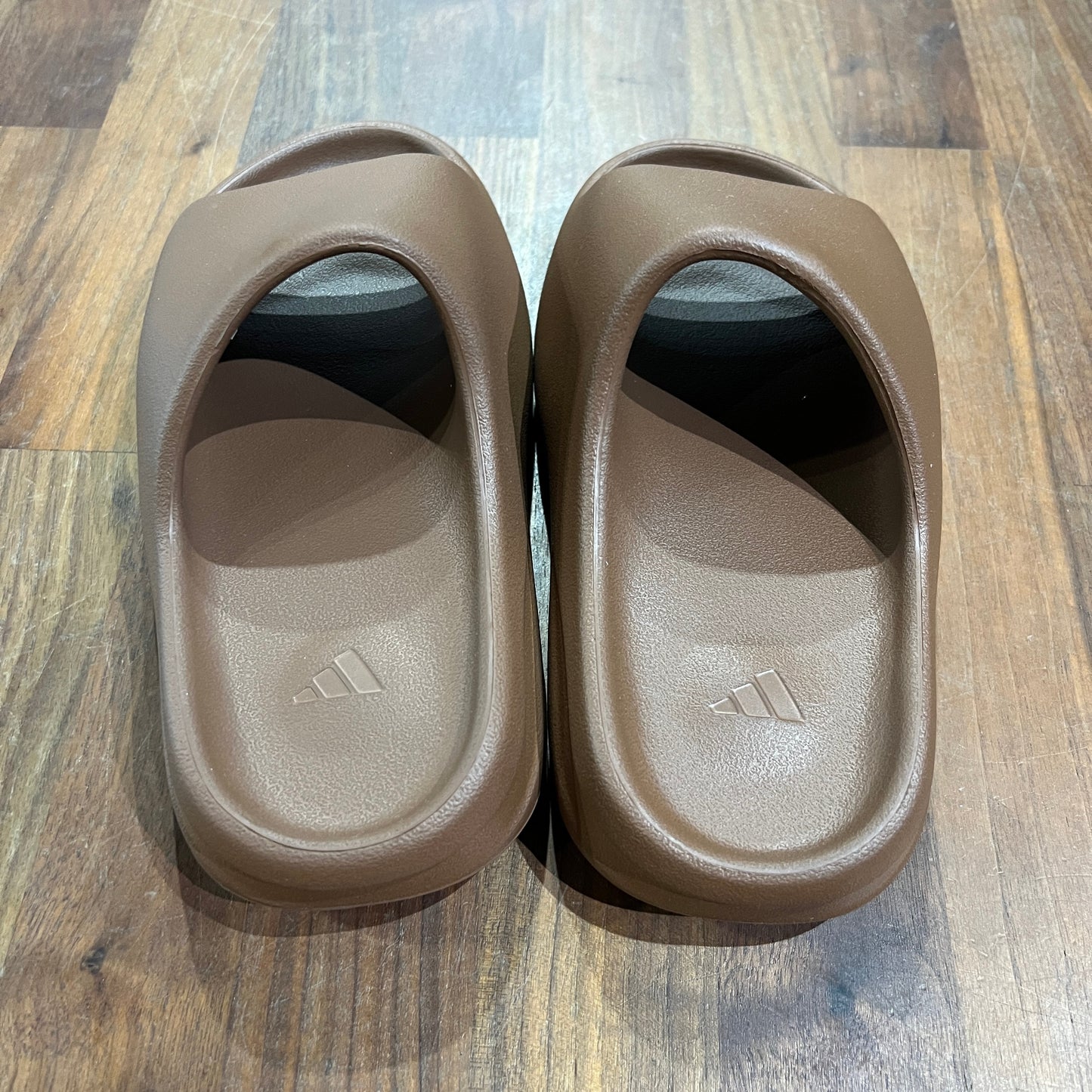 Yeezy Slide Flax Size 4 NEW s13556