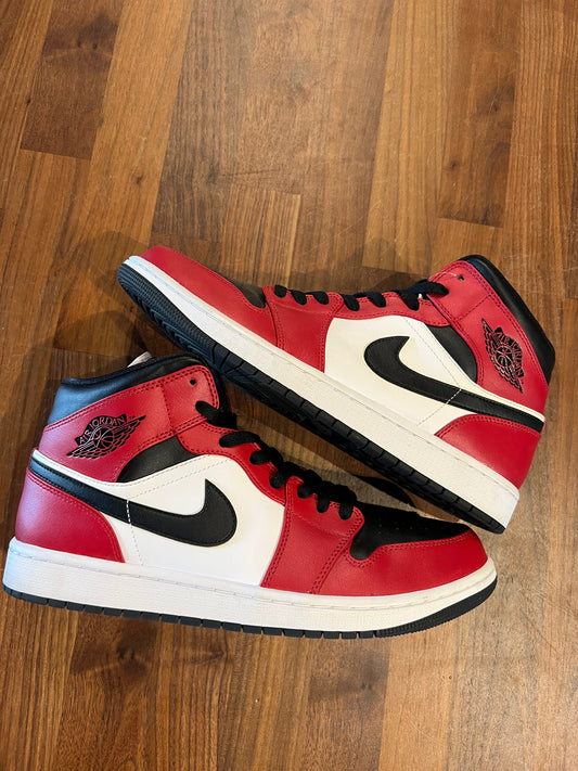 Jordan 1 Mid Chicago Size 11 USED NO BOX