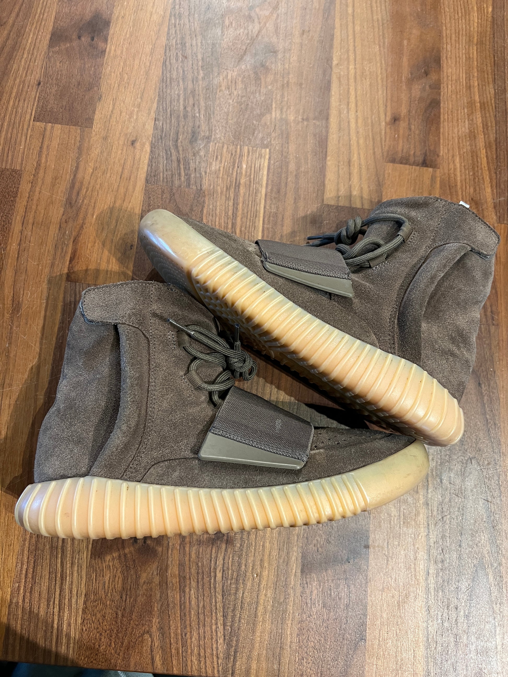 Yeezy 750 Light Brown Gum (Chocolate) Size 8 USED s7784