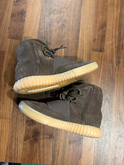 Yeezy 750 Light Brown Gum (Chocolate) Size 8 USED s7784