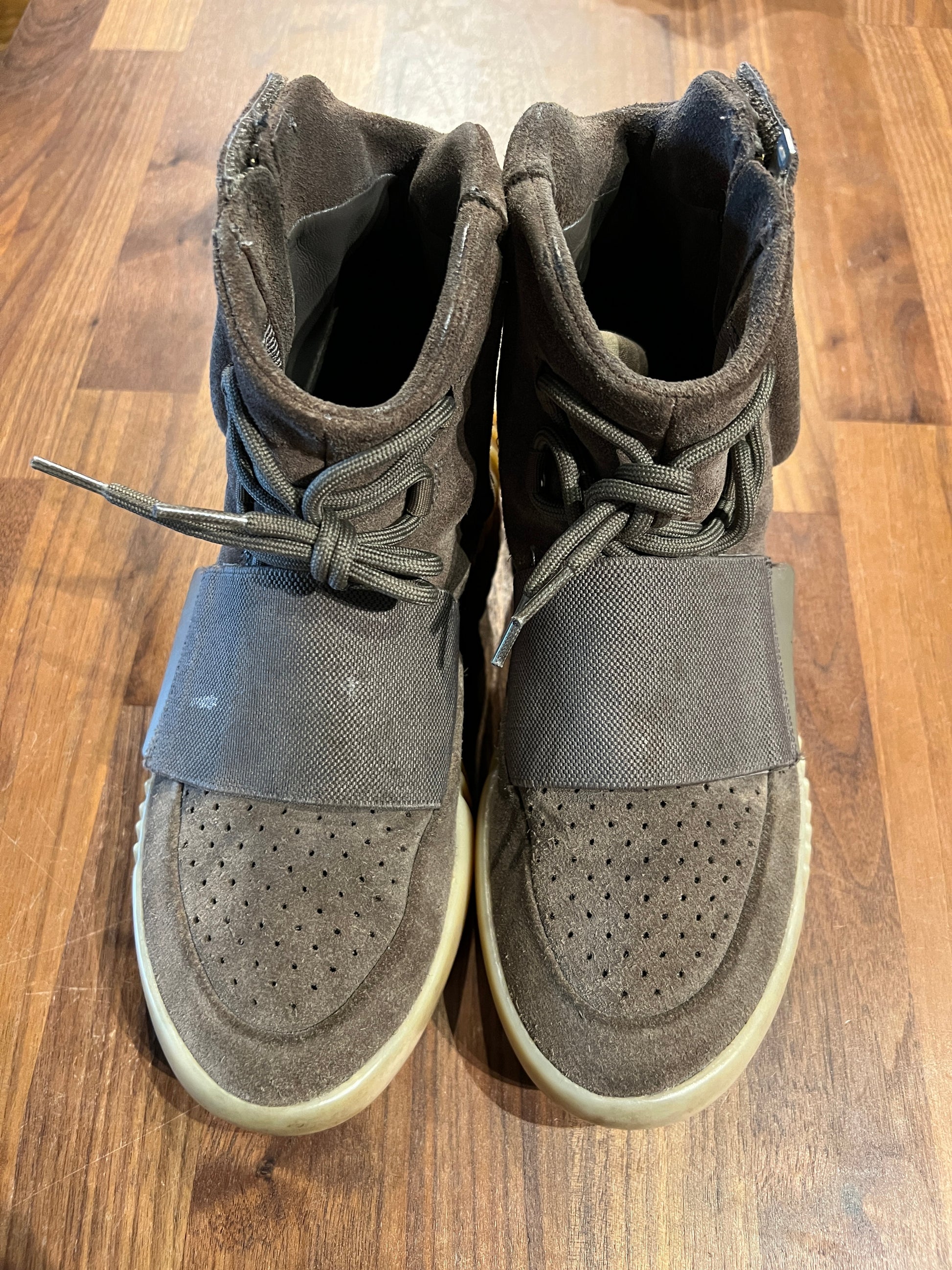 Yeezy 750 Light Brown Gum (Chocolate) Size 8 USED s7784