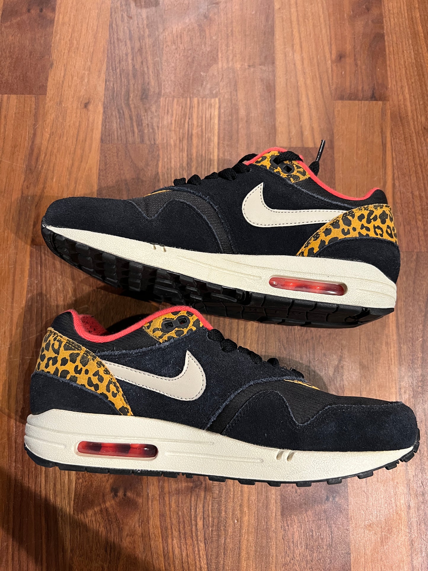 Nike Air Max 1 Leopard 2012 Size 7M / 8.5W USED