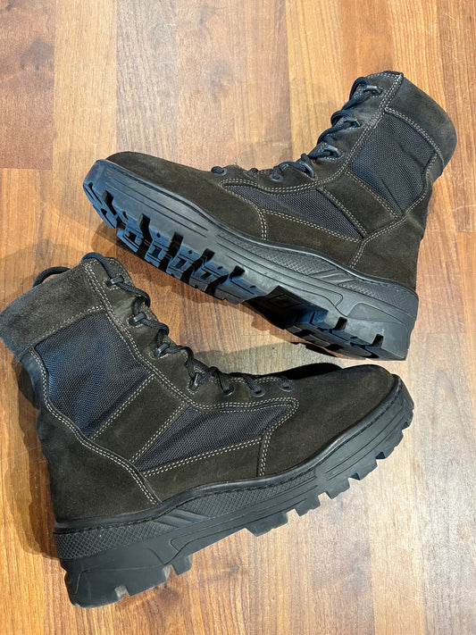 Yeezy Combat Boots Season 4 Oil Size 8.5US/41EU USED